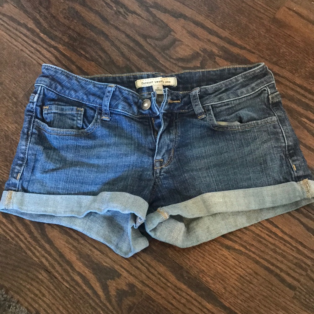 Cuffed jean shorts